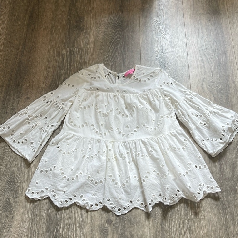 💕BOGO💕Simple southern white pineapple eyelet top blouse tiered